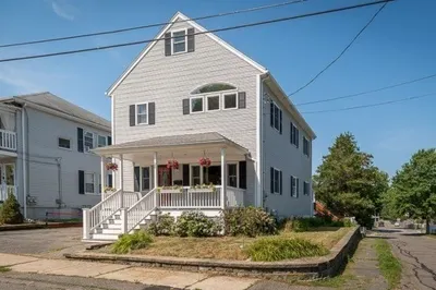 28 Gregg St