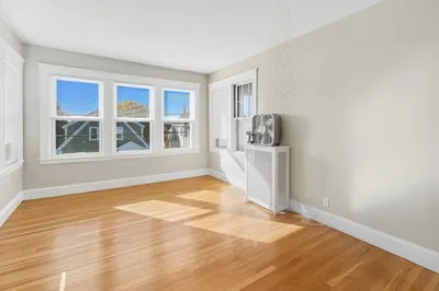 19 Stearns Ave #2