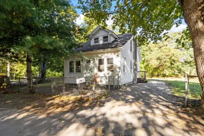 21 Roosevelt Rd 1