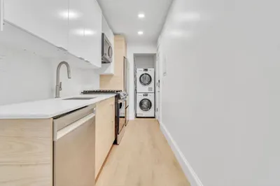 325 Summit Ave #103