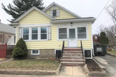16 Abington Avenue