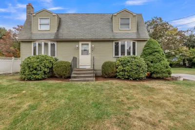 28 Armory Ln