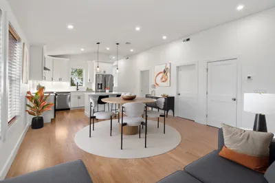 43-45 Wellington St #3 1