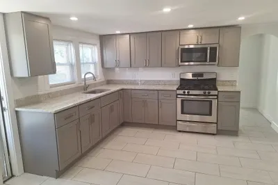 128 Crescent St #2 1