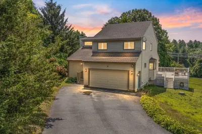 8 Farmall Way