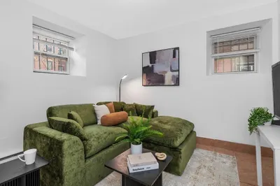 32A Glenville Avenue #32A 1