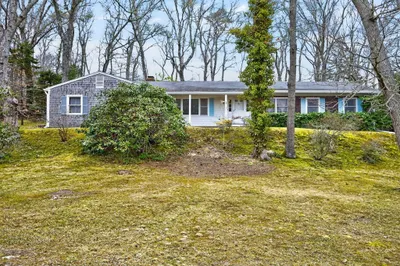 4 Nickerson Rd