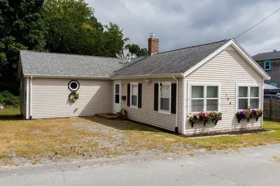 106 Circuit Ave 1