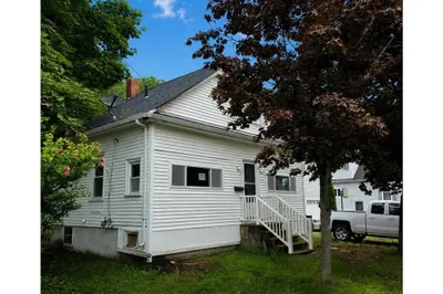 16 Ash St 1