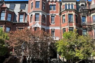 323 Commonwealth Avenue 1