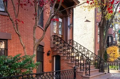52 Rutland Sq #2