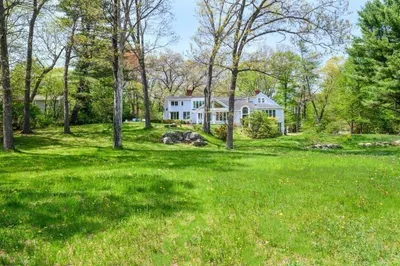 231 Middle Rd 1