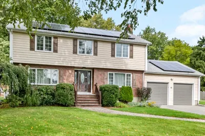 78 Rosewood Drive 1