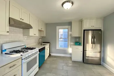 1 Clinton St #2 1