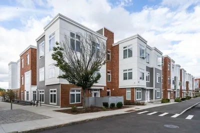 60 Cross St E St #105 1