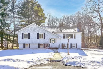 4 Saint James Cir 1