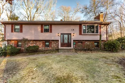 65 Bayberry Dr 1