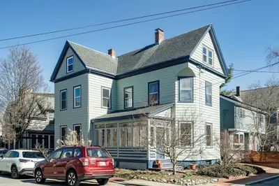 32 Locke St 1