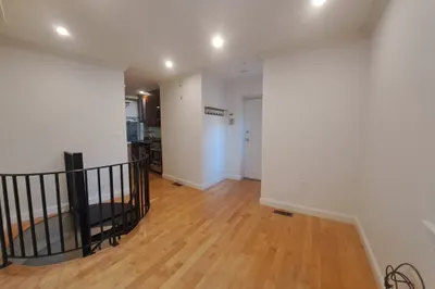 101 Prince St #9