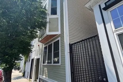 375 Dorchester St #3