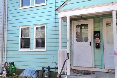 212 Quincy Shore Dr