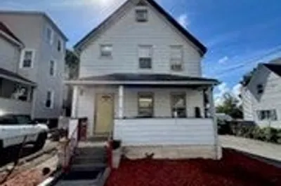 66 Woodville St 1