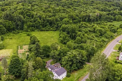 392 Greenfield Rd 1