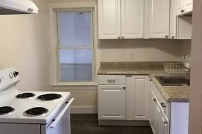 452 Main Street #7