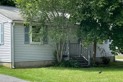 3 Theatre Colony Way 1