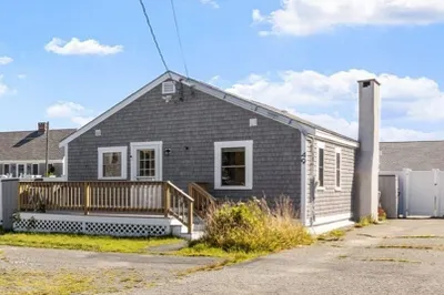 49 Freeman Ave 1