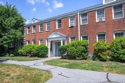 32 Colony Rd #2A 1