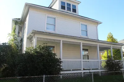20 Almont St