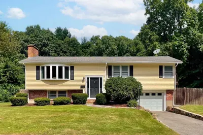 1 Birchwood Cir 1