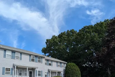 60 Waters Edge Dr #60 1