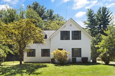 54 Pleasant St 1