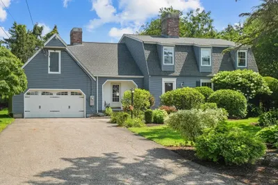 85 Rosewood Dr 1
