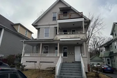 23 Leete Street