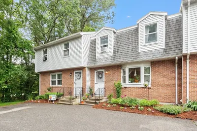 10 Nichols St #2 1