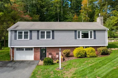 136 W Elm St 1