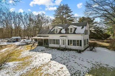 76 Deanville Rd 1