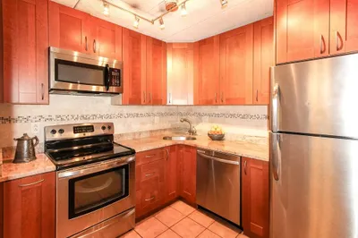 40 High St #305