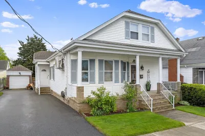 266 Aquidneck St 1