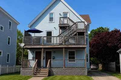 66 Holman St