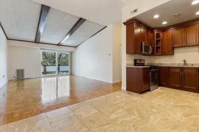 57 Broadlawn Park #18B