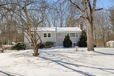 7 Dean Cir