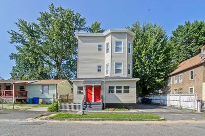 126-128 Lowell Street 1