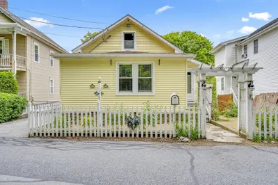 115 Old North Woodstock Rd