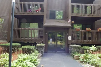 340 Sunderland Rd #36G 1