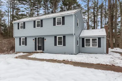 10 Enfield Dr 1
