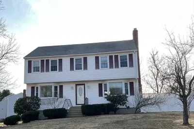6 Waterview Dr